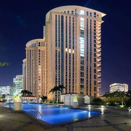 A2J Luxury 1Br Balcony Suite Near Venice Mall Bgc Manilla Buitenkant foto