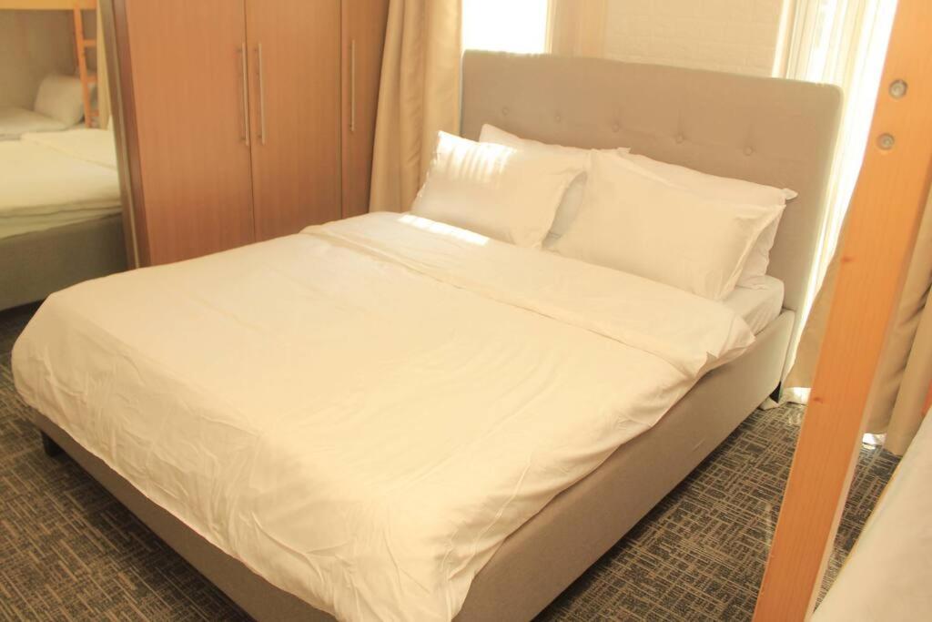 A2J Luxury 1Br Balcony Suite Near Venice Mall Bgc Manilla Buitenkant foto