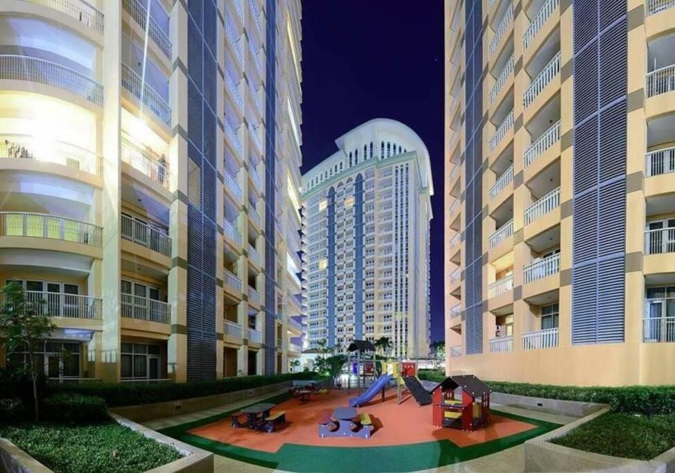 A2J Luxury 1Br Balcony Suite Near Venice Mall Bgc Manilla Buitenkant foto