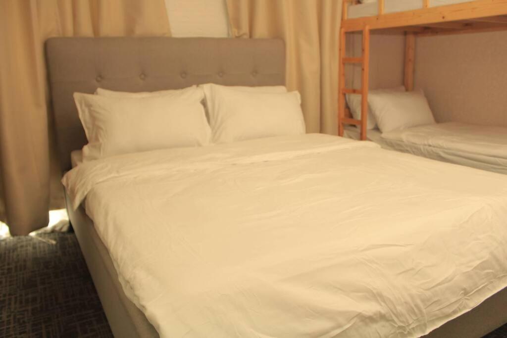 A2J Luxury 1Br Balcony Suite Near Venice Mall Bgc Manilla Buitenkant foto